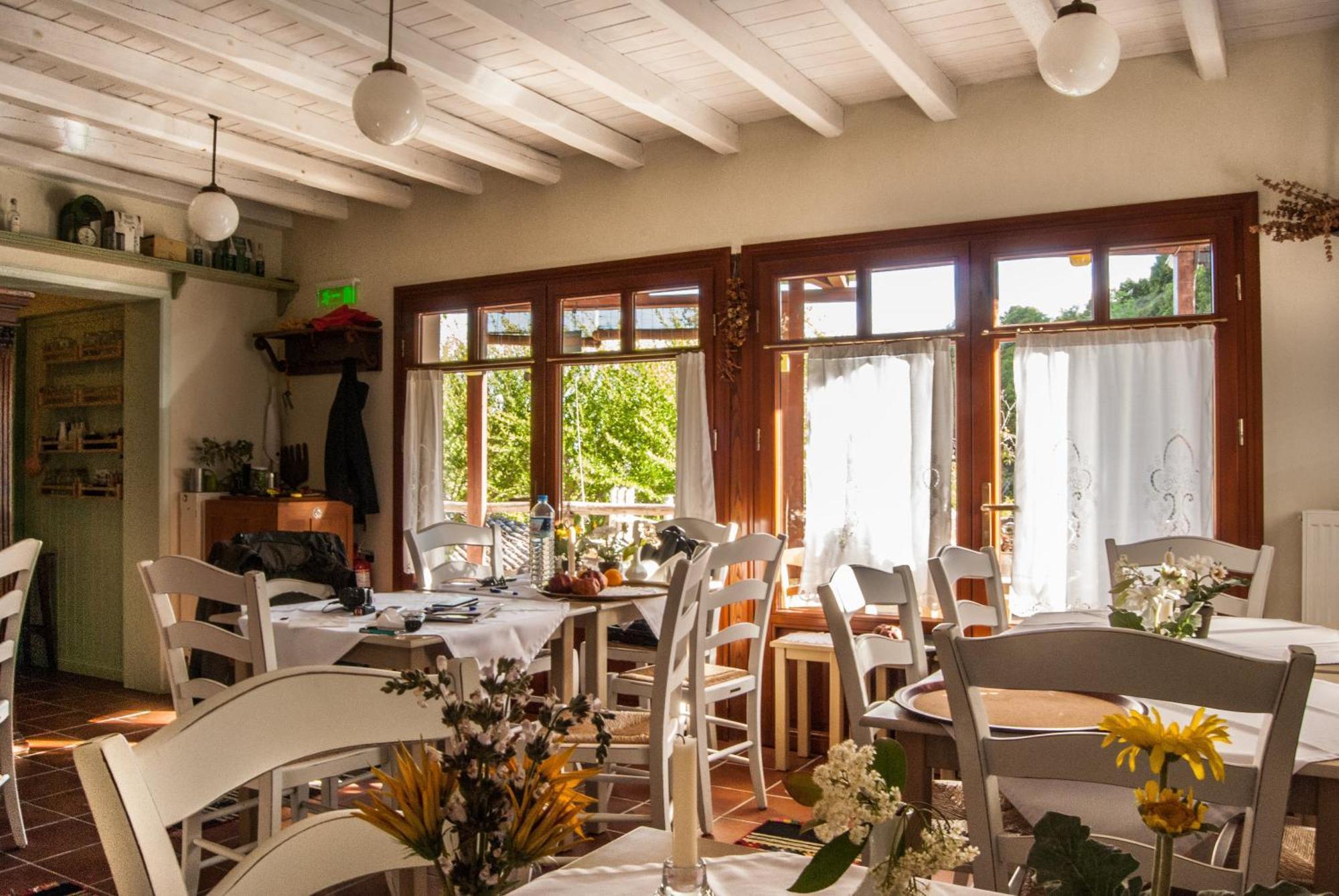 Viraggas Traditional Hotel Врастама Экстерьер фото